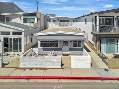 Beach Townhome/Townhouse For Sale in Newport Beach, California