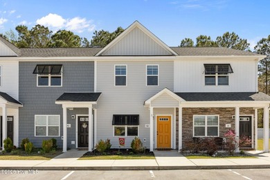 Beach Townhome/Townhouse For Sale in Swansboro, North Carolina