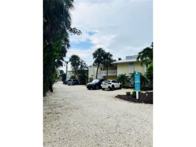 Beach Home For Sale in Longboat Key, Florida