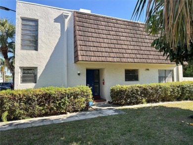 Beach Townhome/Townhouse For Sale in Pembroke Pines, Florida