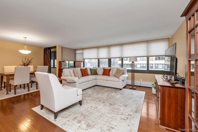 Beach Home Sale Pending in Beechhurst, New York