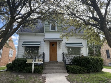 Beach Home For Sale in Sheboygan, Wisconsin
