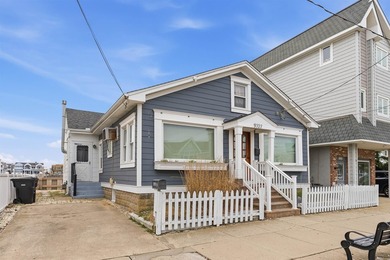 Beach Townhome/Townhouse For Sale in Stone Harbor, New Jersey