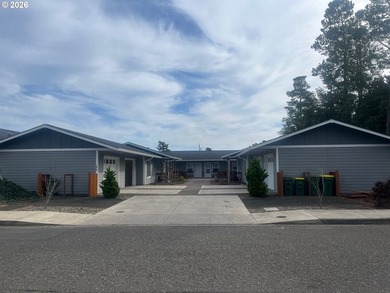 Beach Home For Sale in Florence, Oregon