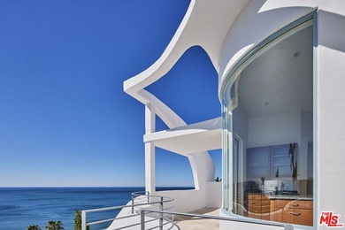 Beach Home For Sale in Malibu, California