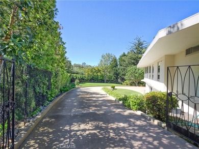 Beach Home For Sale in Palos Verdes Estates, California