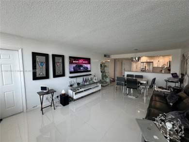 Beach Condo For Sale in Hollywood, Florida