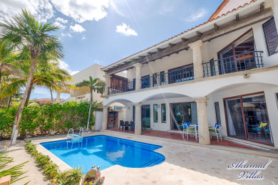 Elegant South Akumal 5 bedroom Beachfront Villa, Perfect Family - Beach Vacation Rentals in Akumal, Quintana Roo, Mexico on Beachhouse.com