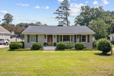 Beach Home For Sale in Trent Woods, North Carolina