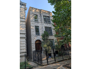 Beach Home For Sale in Chicago, Illinois