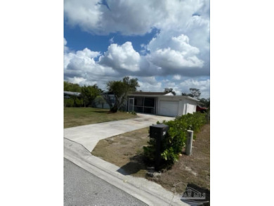 Beach Home For Sale in Fort Myers, Florida