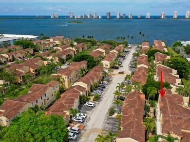 Beach Condo For Sale in Lake Park, Florida