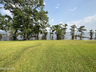 Beach Lot For Sale in Windsor, North Carolina