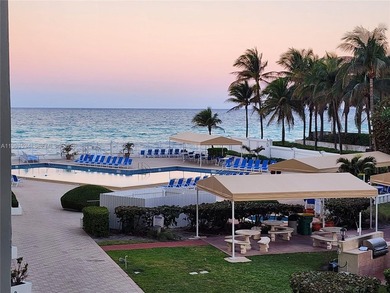 Beach Condo For Sale in Hollywood, Florida