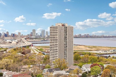 Beach Condo For Sale in Milwaukee, Wisconsin
