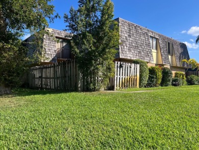 Beach Townhome/Townhouse For Sale in Palm Springs, Florida