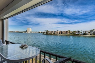 Beach Condo For Sale in South Pasadena, Florida