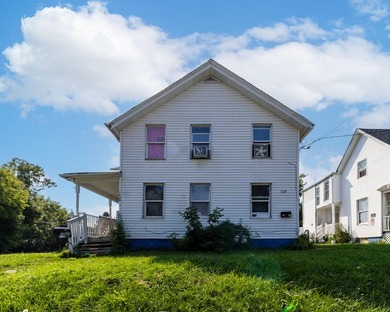 Beach Home For Sale in Racine, Wisconsin
