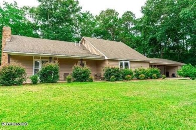 Beach Home For Sale in Pascagoula, Mississippi