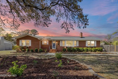 Beach Home Active Under Contract in Wilmington, North Carolina