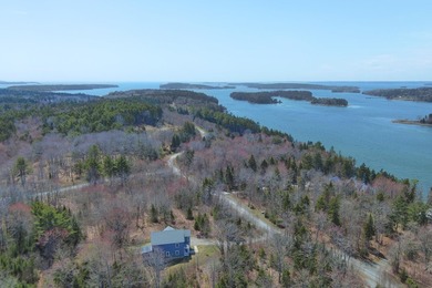 Beach Home For Sale in Cushing, Maine