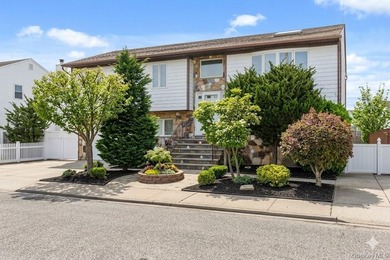 Beach Home Sale Pending in Lindenhurst, New York
