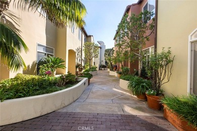 Beach Condo For Sale in Huntington Beach, California