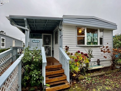 Beach Home For Sale in Florence, Oregon