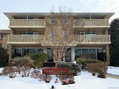 Beach Home For Sale in East Rockaway, New York