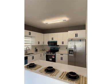 Beach Townhome/Townhouse For Sale in Miami, Florida