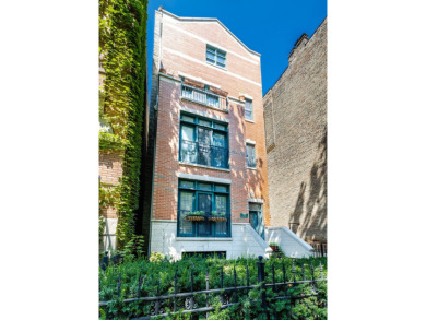 Beach Townhome/Townhouse Sale Pending in Chicago, Illinois