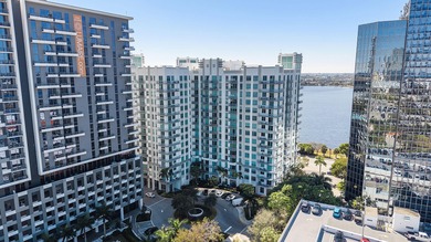 Beach Condo For Sale in West Palm Beach, Florida