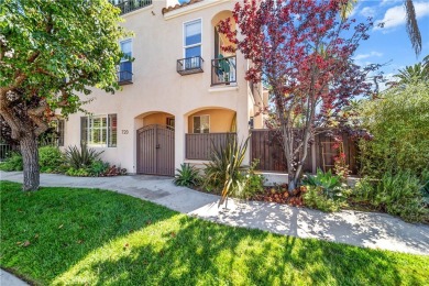 Beach Condo For Sale in Corona Del Mar, California