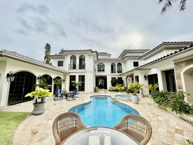 Beach Home For Sale in Panama City, 