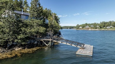 Beach Home For Sale in Southport, Maine