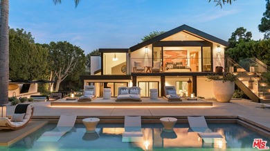 Beach Home For Sale in Malibu, California