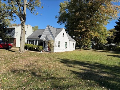 Beach Home For Sale in Eastlake, Ohio