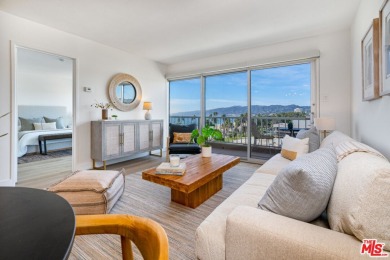 Beach Condo For Sale in Santa Monica, California