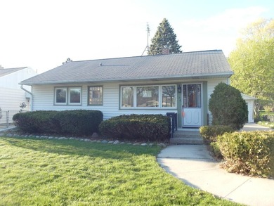 Beach Home For Sale in Milwaukee, Wisconsin