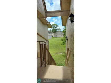 Beach Condo For Sale in West Palm Beach, Florida