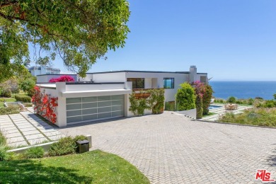 Beach Home For Sale in Malibu, California