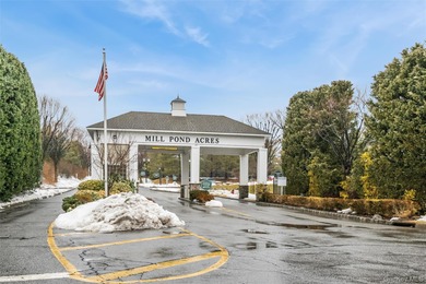 Beach Condo For Sale in Port Washington, New York