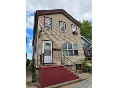Beach Home For Sale in Milwaukee, Wisconsin