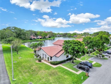 Beach Townhome/Townhouse For Sale in Deerfield Beach, Florida