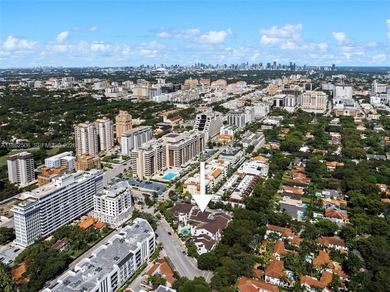 Beach Townhome/Townhouse For Sale in Coral Gables, Florida