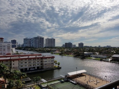 Beach Condo For Sale in Hallandale Beach, Florida