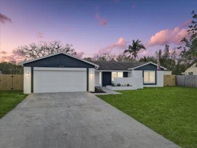 Beach Home Sale Pending in Bradenton, Florida