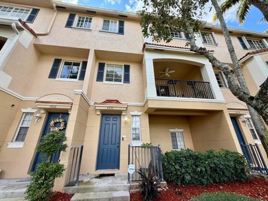 Beach Townhome/Townhouse For Sale in Delray Beach, Florida