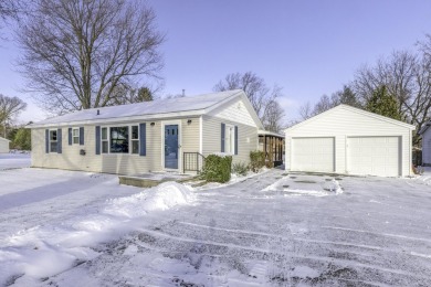 Beach Home For Sale in Lexington, Michigan