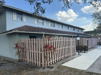 Beach Townhome/Townhouse For Sale in Palm Springs, Florida